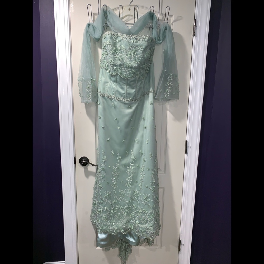 JOVANI Mint Green Formal Dress